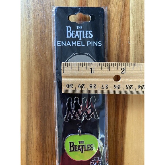 NEW! The Beatles Pins Set 3 Pins In Set Brand New Rock n Roll Jewelry - Picture 3 of 4
